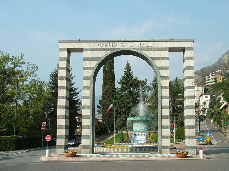 Продается дом с видом на озеро Лугано, Кампионе д Италия, на озере в Швейцарии