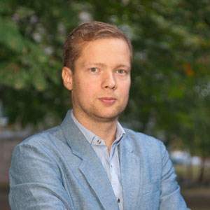 Mastering Smart Business Strategies with Alexander Pashkov, Founder and Director of Online School TutorOnline