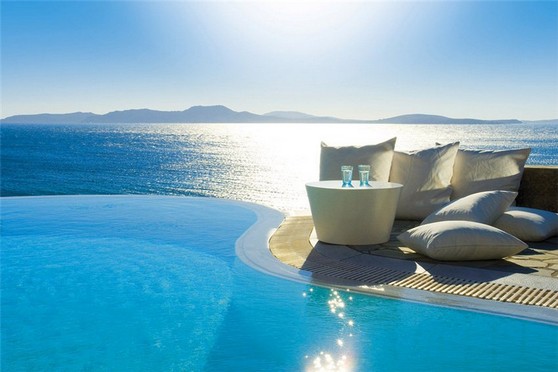 The Most Astonishing and Enchanting Panoramic Pools in the World