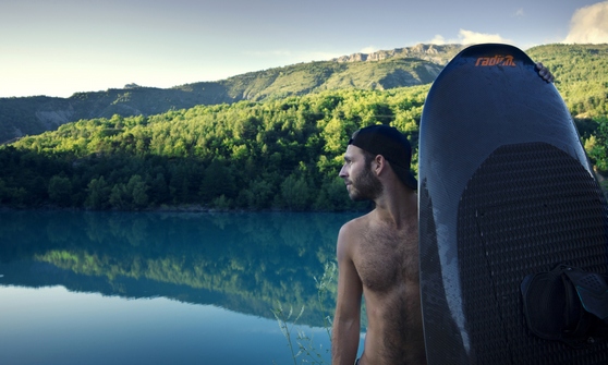Radinn - A Fresh Take on Surfing