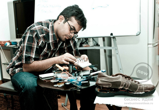 GPS Shoes - One Business Idea, Different Approaches