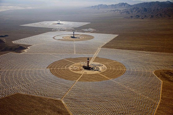 The World's Largest Solar-Powered Power Plant