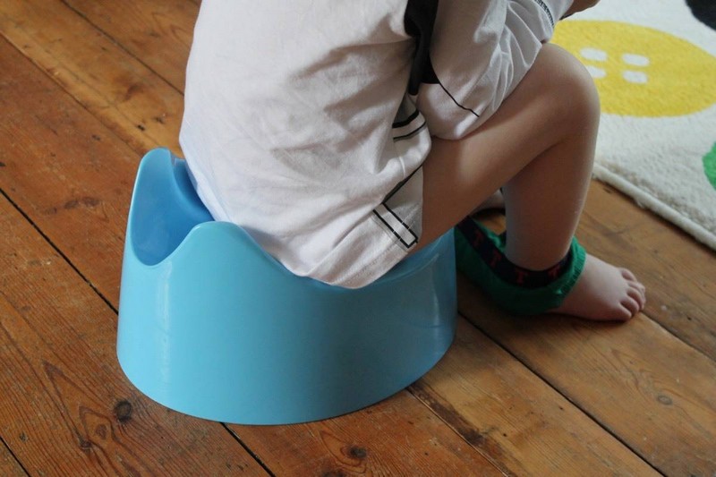 Amazon Bestseller: Pourty Easy-to-Pour Potty – A Practical Innovation for Parents