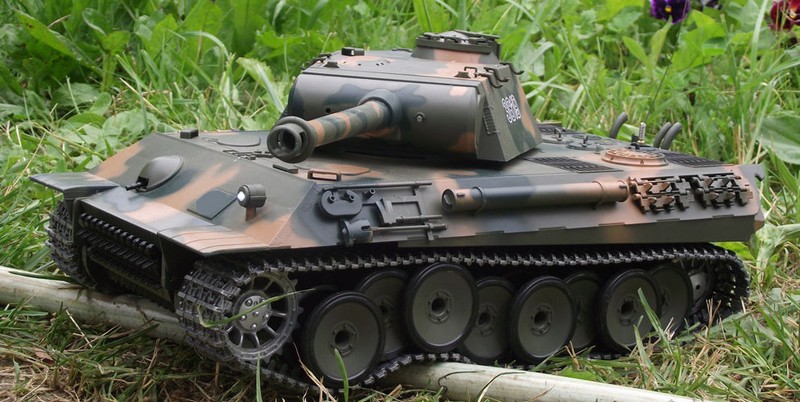 Exciting Business Idea - Hosting Radio-Controlled Tank Battles