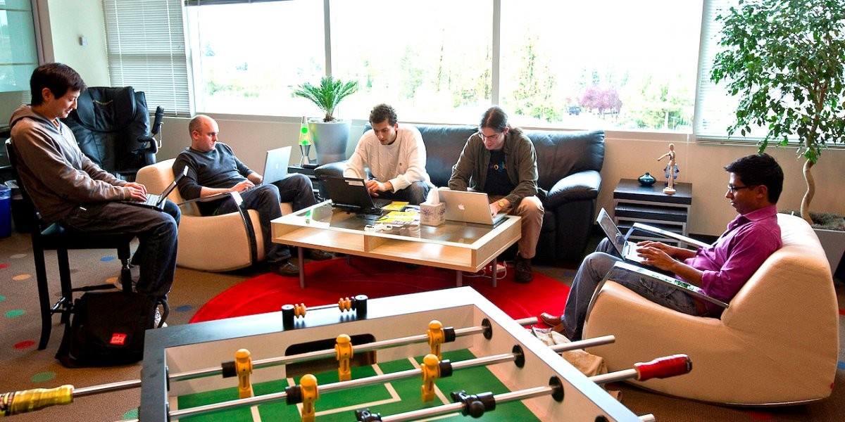 18 Top Global Companies Offering the Best Employee Vacation Benefits