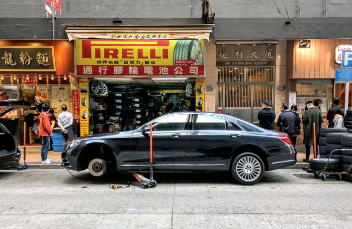 Auto Shops on the Street: The Hong Kong Car Industry