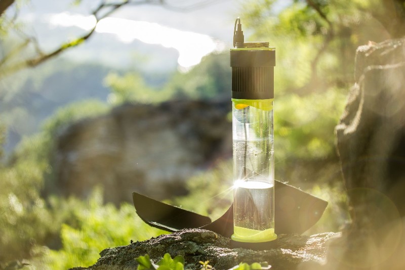 The Bottle that Turns Air into Water